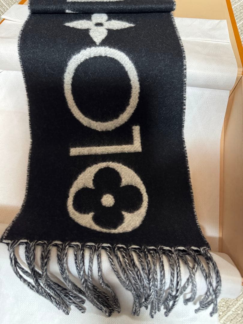 Louis Vuitton ロゴ入りフリンジマフラーM92428