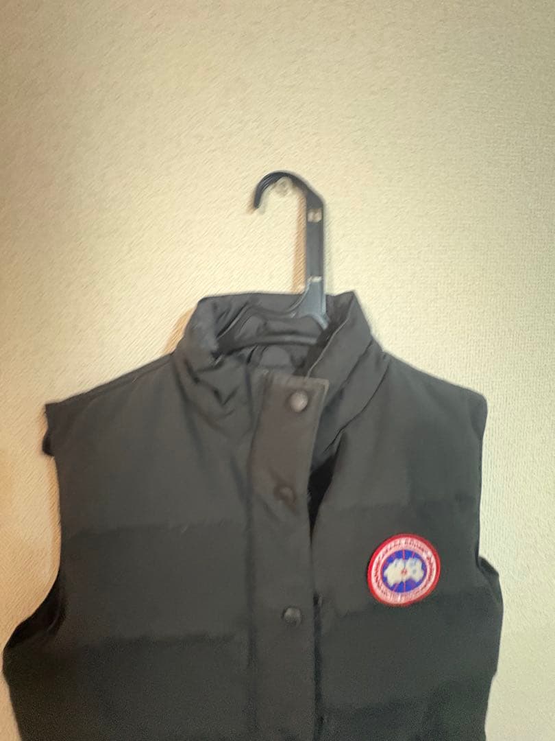 カナダグース 黒 ダウンベスト