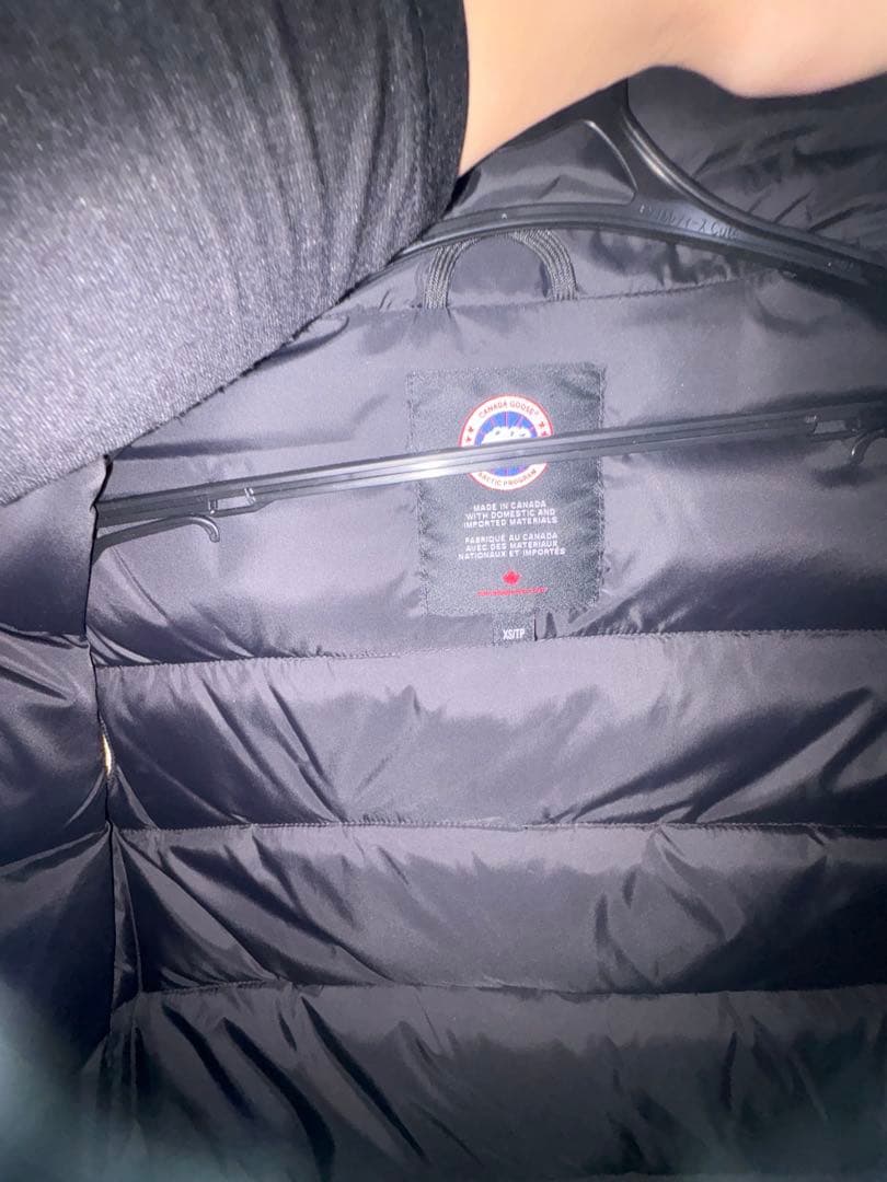 カナダグース 黒 ダウンベスト