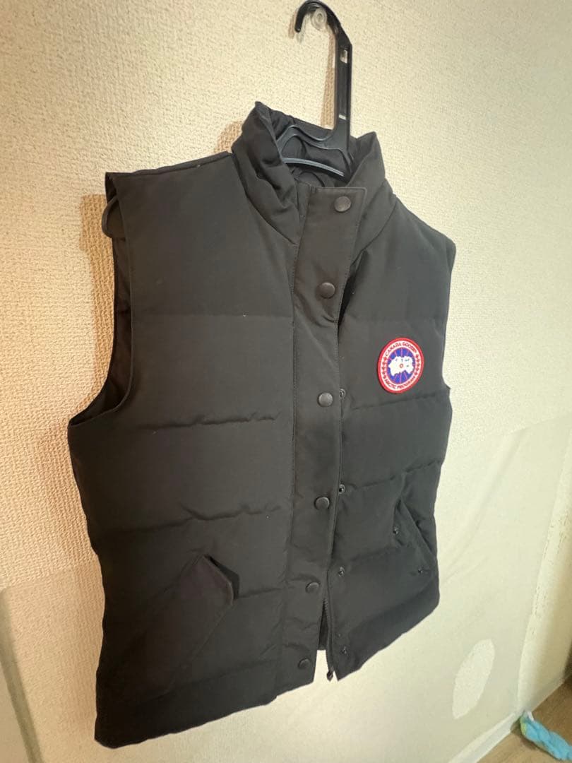 カナダグース 黒 ダウンベスト