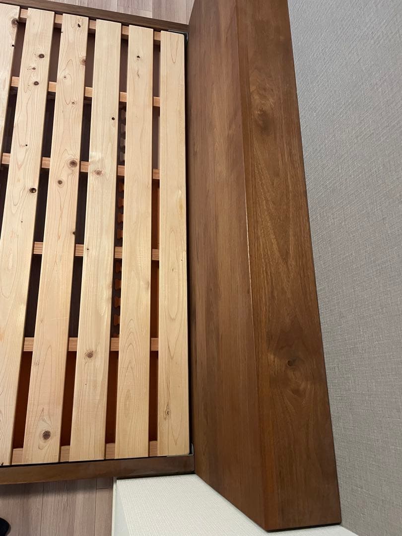 マスターウォール　クイーンベッドフレーム