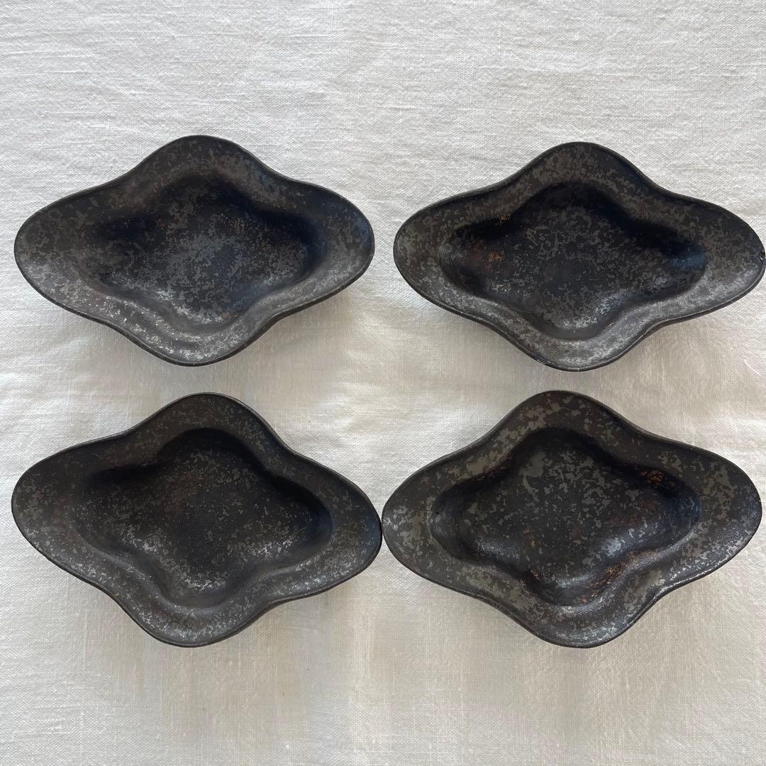 安福由美子さん 黒錆 器4個セット