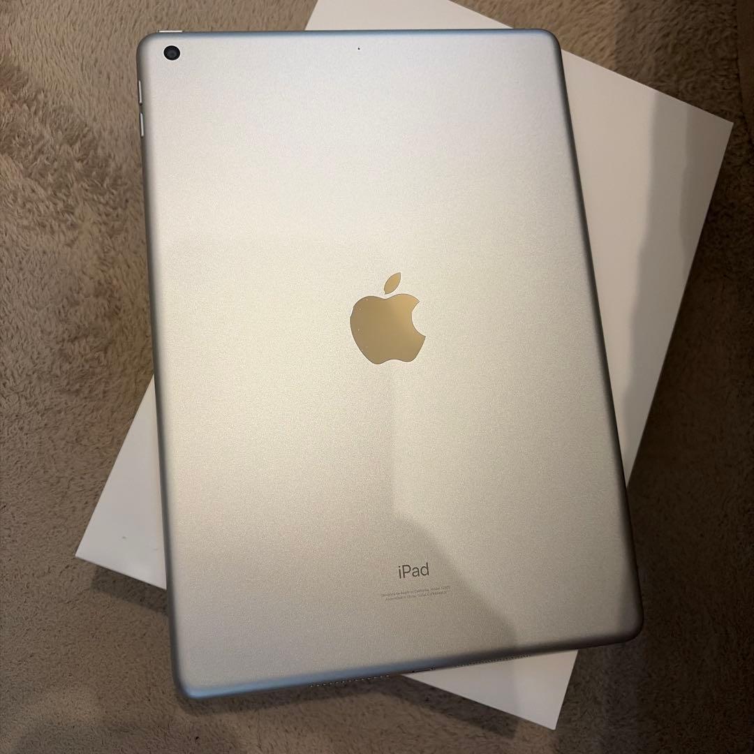 iPad 第9世代 256GB 10.2 シルバー Wi-Fiモデル 本体