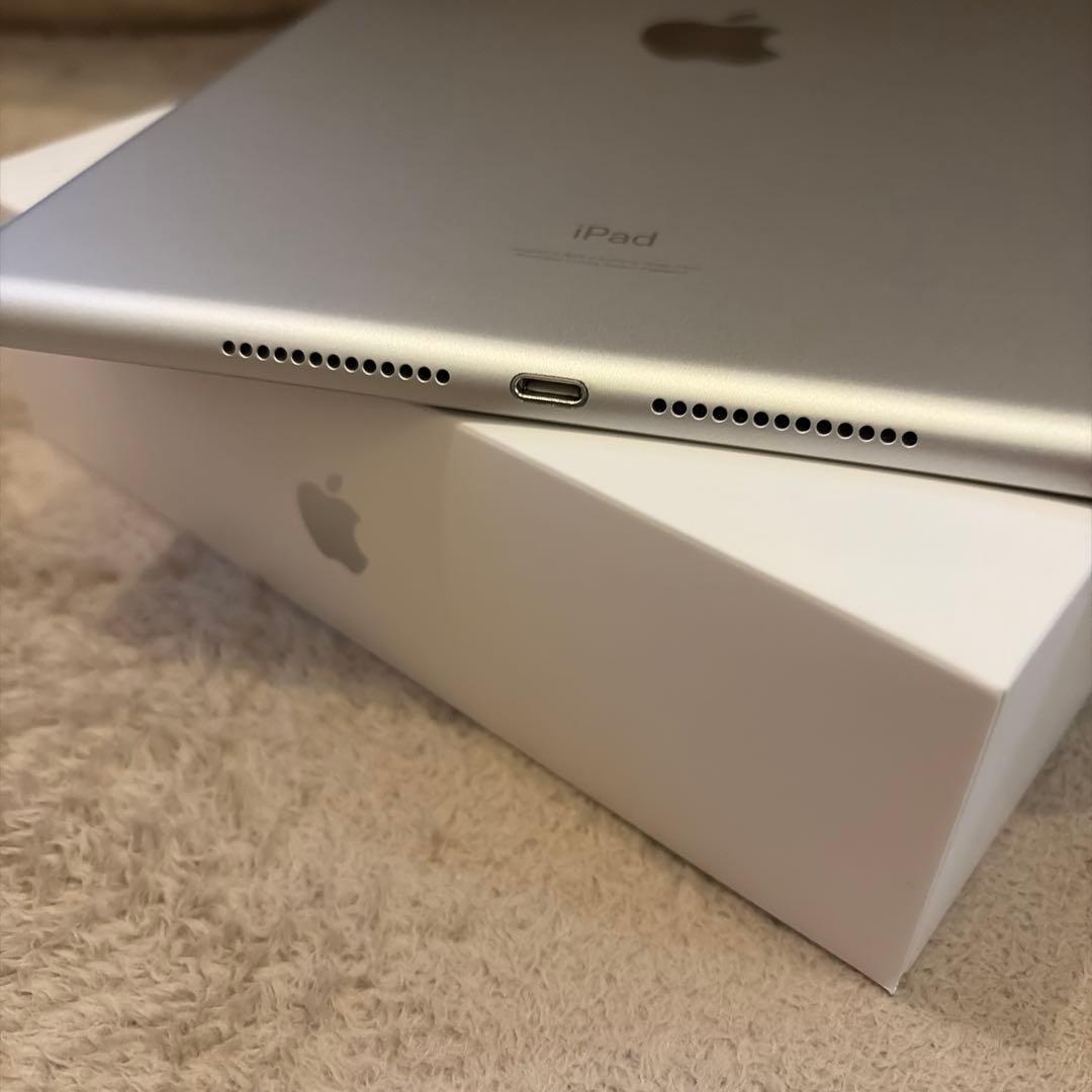iPad 第9世代 256GB 10.2 シルバー Wi-Fiモデル 本体