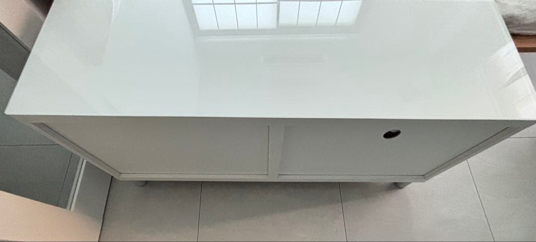 IKEAベストー 組立済みホワイト テレビ台 ガラス天板付き