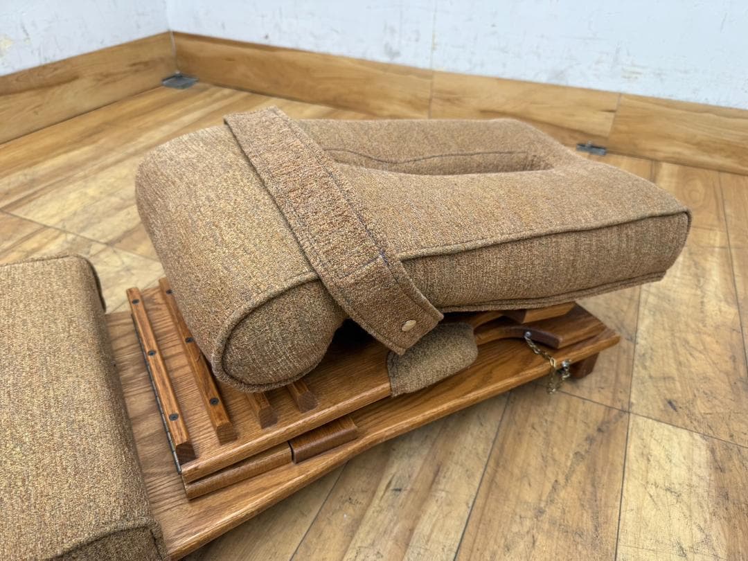 展示品　カイロプラクティック　ガンステッド　ニーチェストテーブル