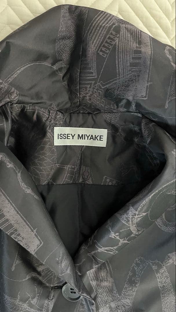 イッセイミヤケ エイポック コート