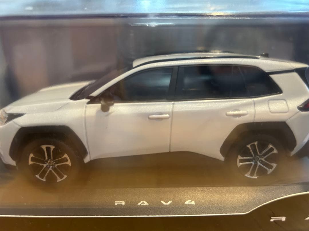 トヨタ RAV4 ミニカー ホワイト