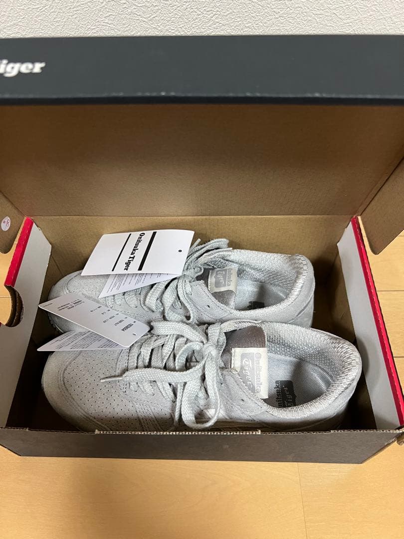 美品Onitsuka Tiger TIGER ALLY タイガーアリー　箱付き
