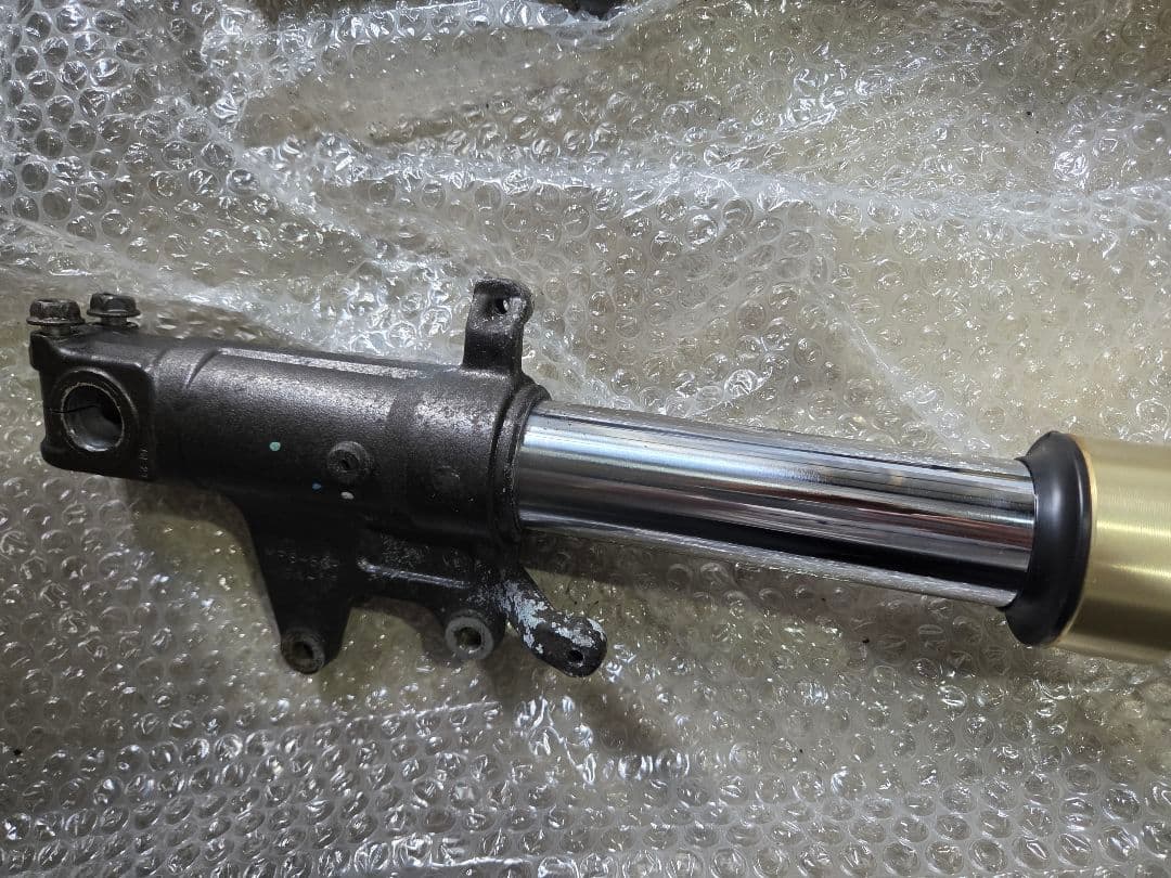 RVF400 フロントフォーク NSR250やCBR250RR流用等。NC35