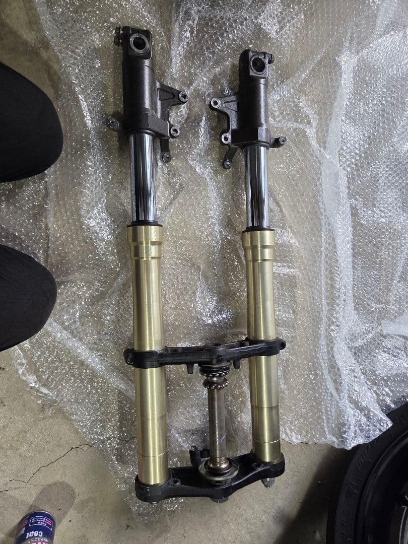 RVF400 フロントフォーク NSR250やCBR250RR流用等。NC35