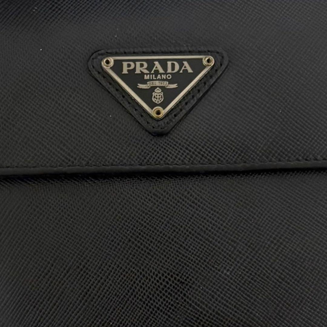 美品✨ PRADA プラダ 三つ折り財布 サフィアーノ ブラック 三角ロゴ