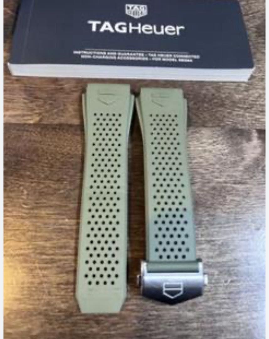 タグホイヤー コネクテッド第二世代 ストラップ　カーキ　新品未使用