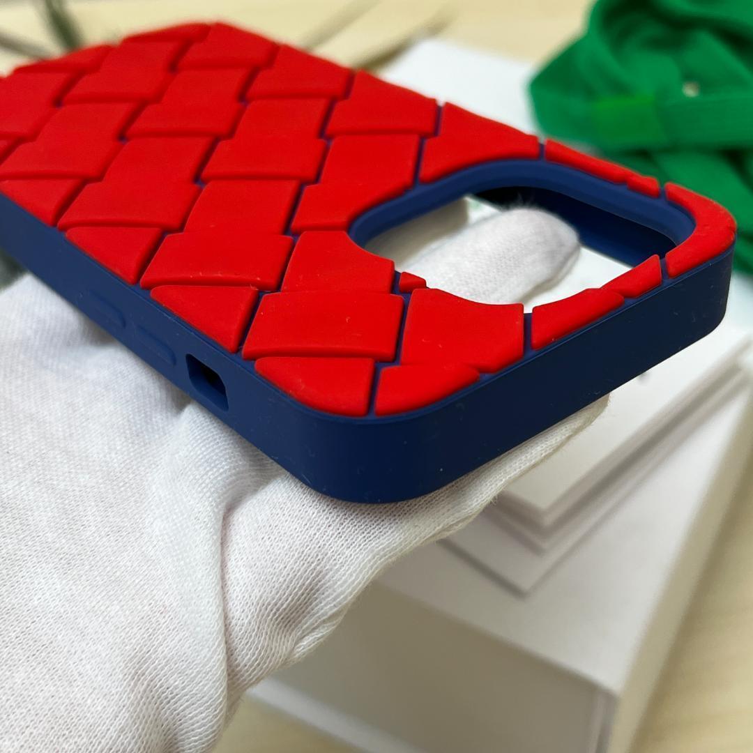 極美品 ボッテガヴェネタ iPhone14Proケース イントレチャート レッド