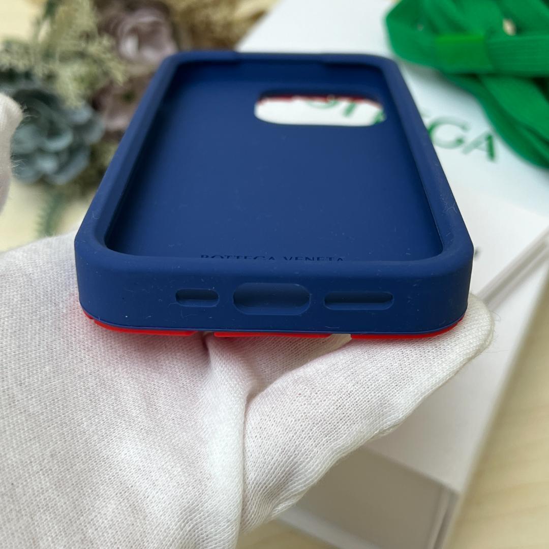 極美品 ボッテガヴェネタ iPhone14Proケース イントレチャート レッド