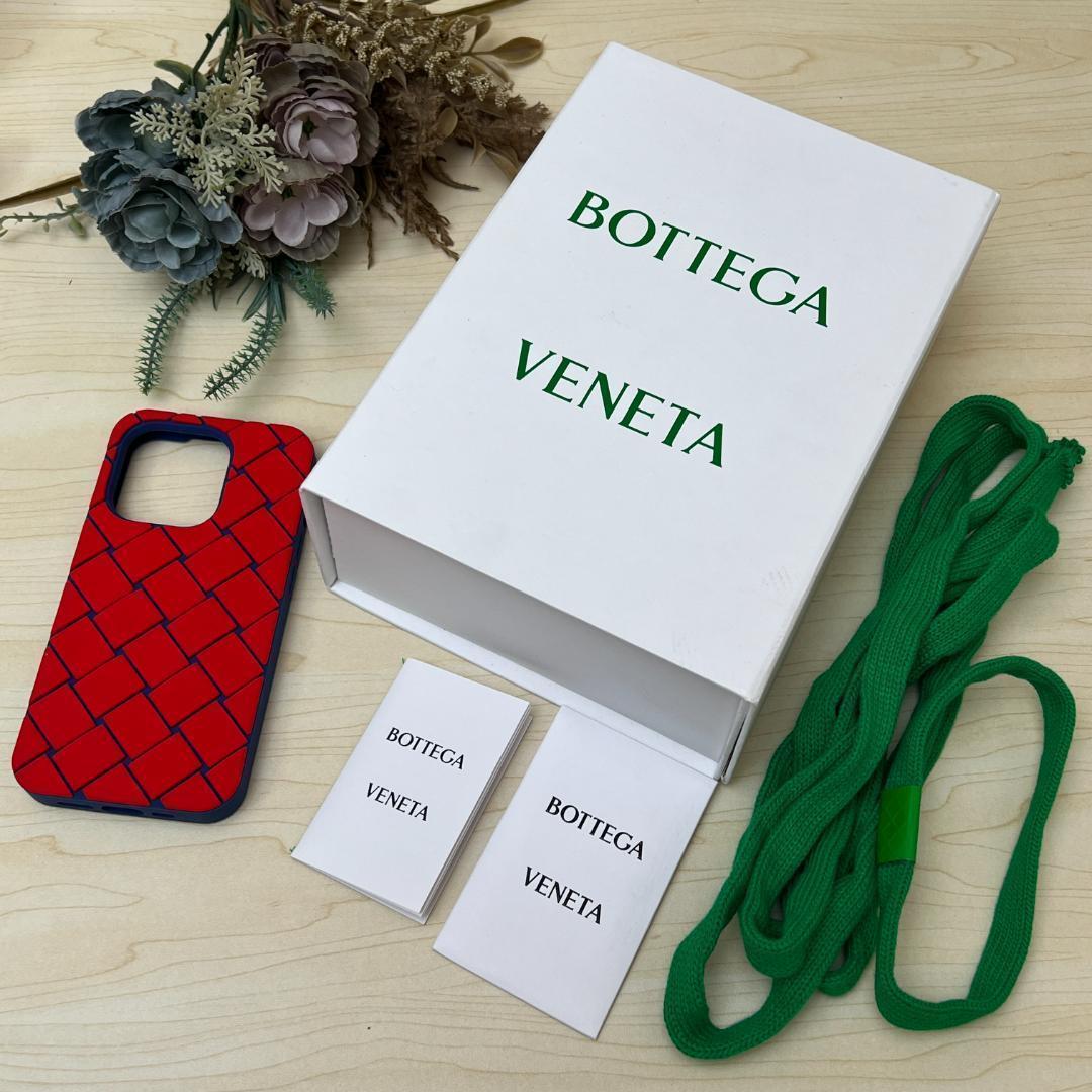 極美品 ボッテガヴェネタ iPhone14Proケース イントレチャート レッド
