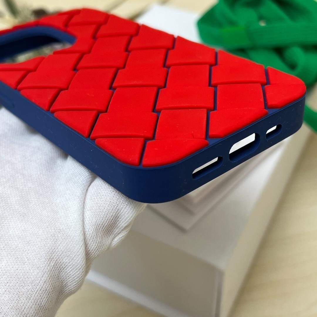 極美品 ボッテガヴェネタ iPhone14Proケース イントレチャート レッド