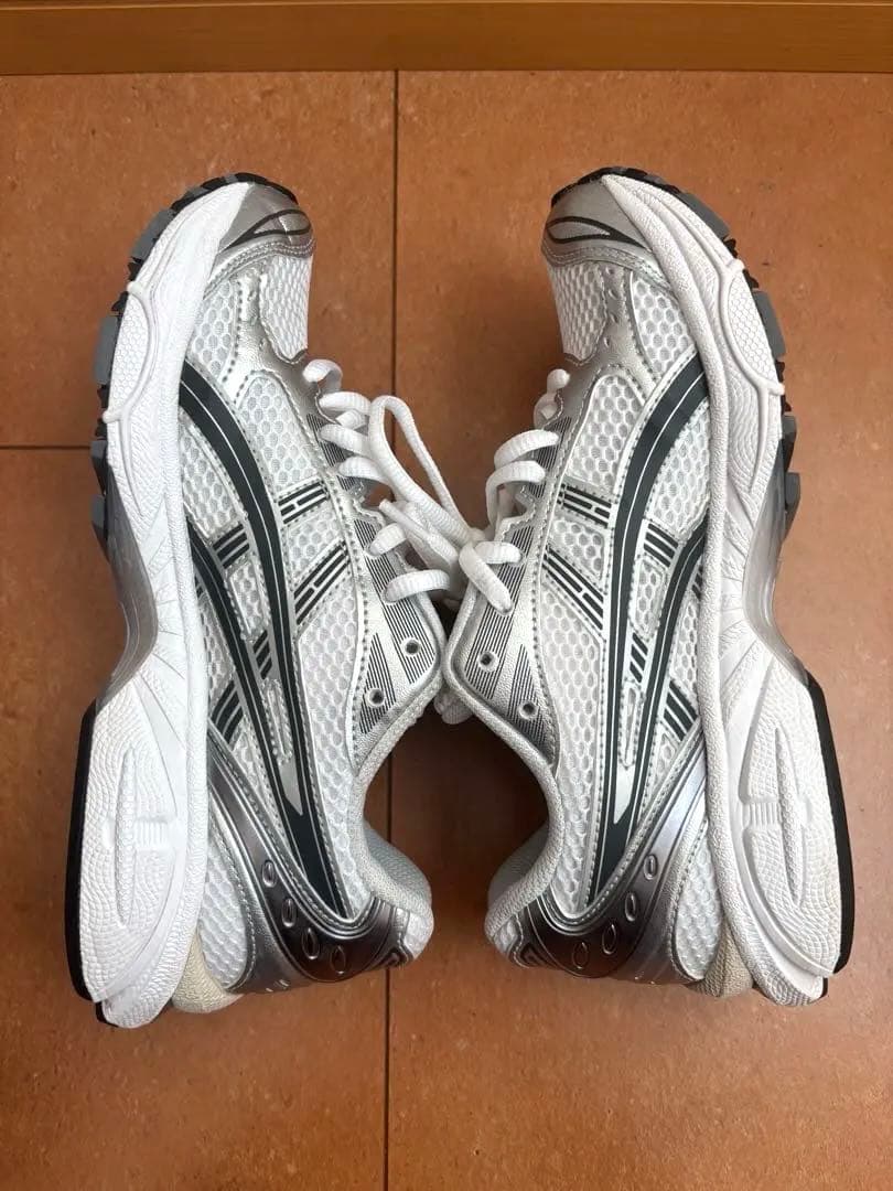 靴 ASICS GEL-KAYANO 14 WHITE/GRAPHITE GRAY