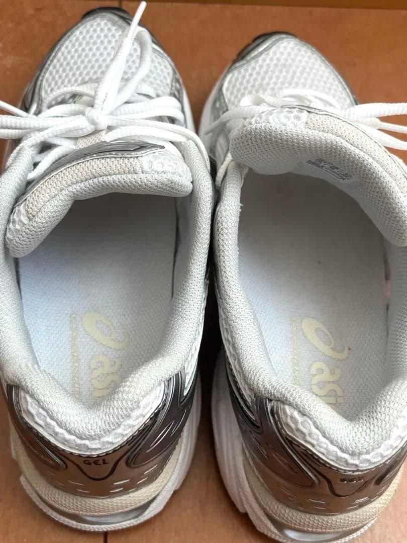 靴 ASICS GEL-KAYANO 14 WHITE/GRAPHITE GRAY