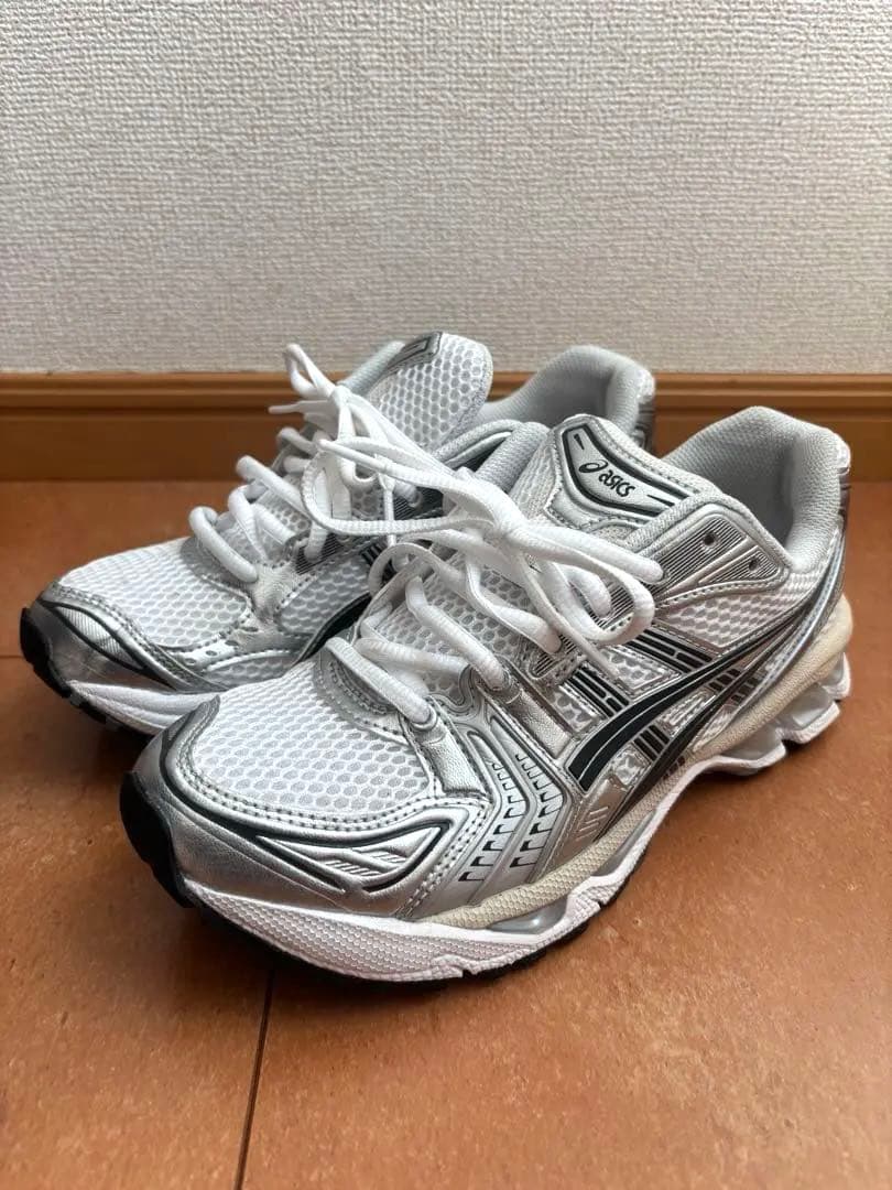靴 ASICS GEL-KAYANO 14 WHITE/GRAPHITE GRAY