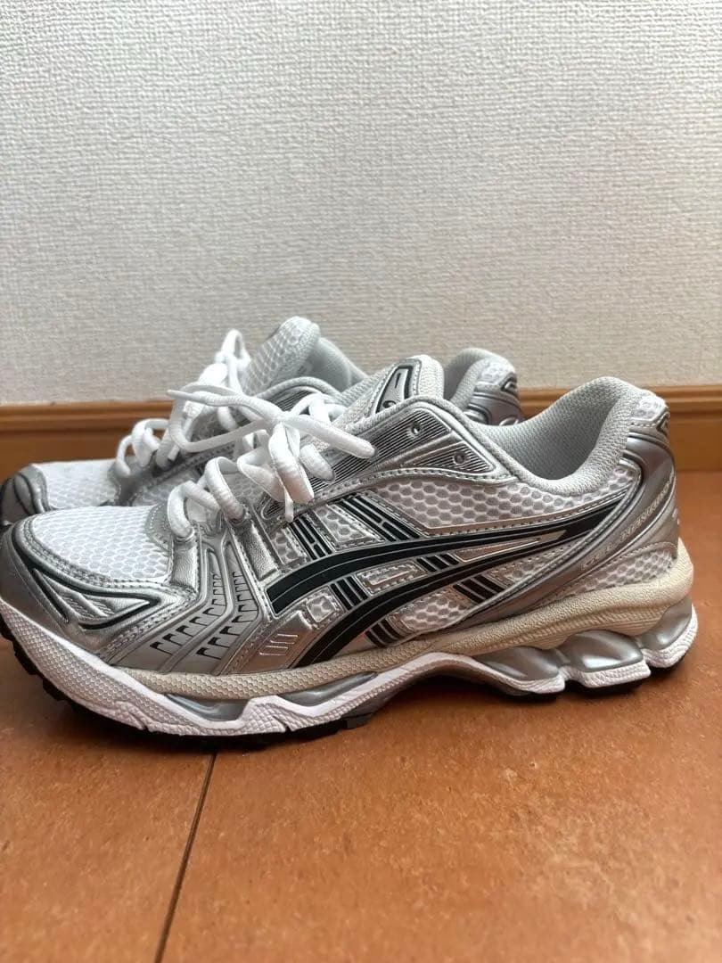 靴 ASICS GEL-KAYANO 14 WHITE/GRAPHITE GRAY
