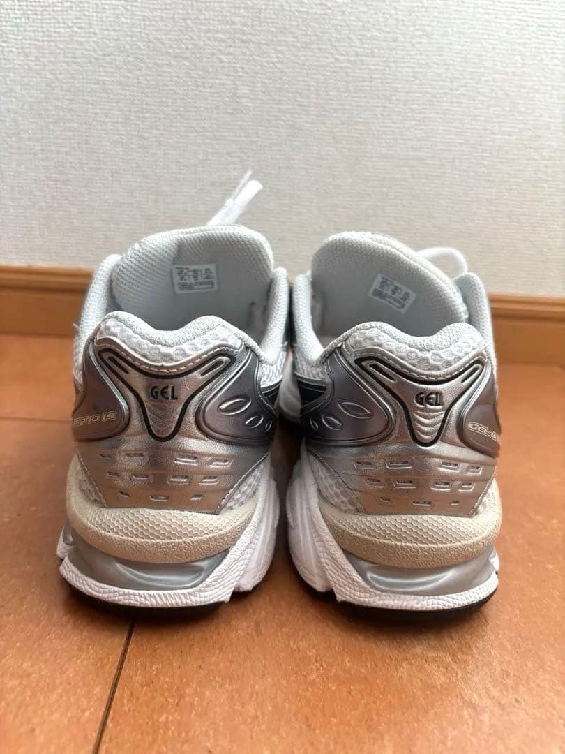 靴 ASICS GEL-KAYANO 14 WHITE/GRAPHITE GRAY