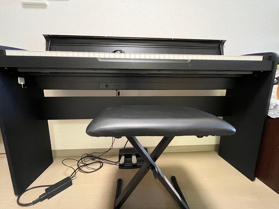 コルグ　電子ピアノ　2016年製　椅子付　KORG LP-180 BK