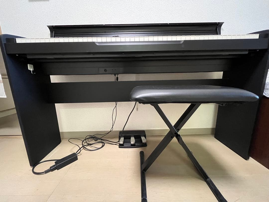 コルグ　電子ピアノ　2016年製　椅子付　KORG LP-180 BK