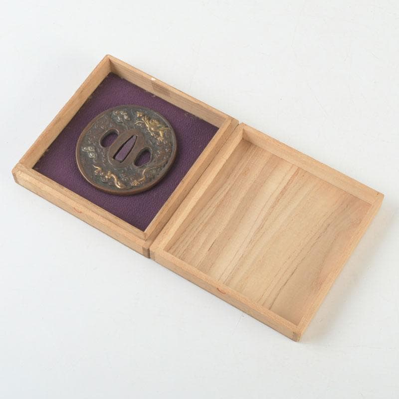 武具　刀装具　古銅　雲龍紋鍔　時代箱　C　9456