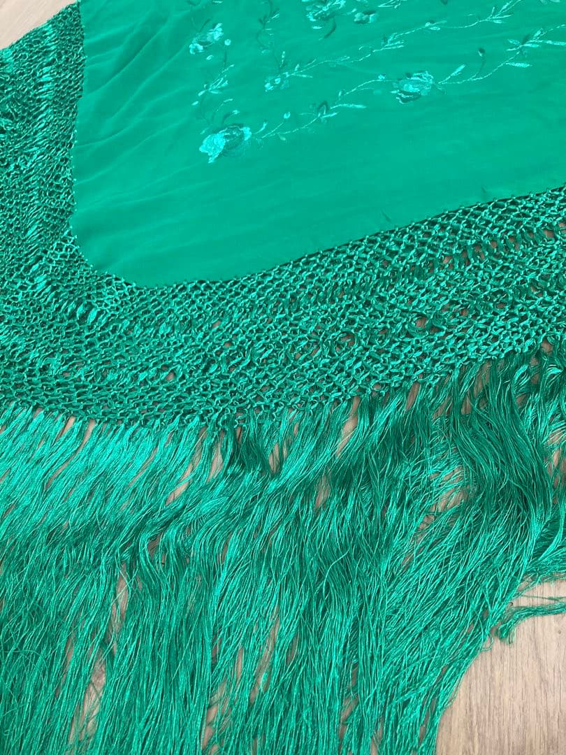 【新品・未使用】フラメンコ　マントンデマニラ　シルク　刺繍　グリーン　135cm