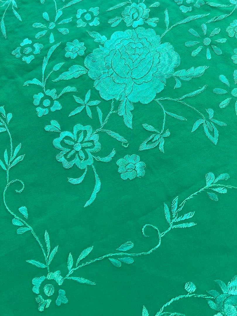 【新品・未使用】フラメンコ　マントンデマニラ　シルク　刺繍　グリーン　135cm