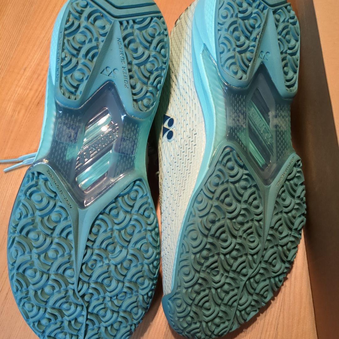 美品YONEX テニスシューズ24㌢ パワークッションアドアクセルGC