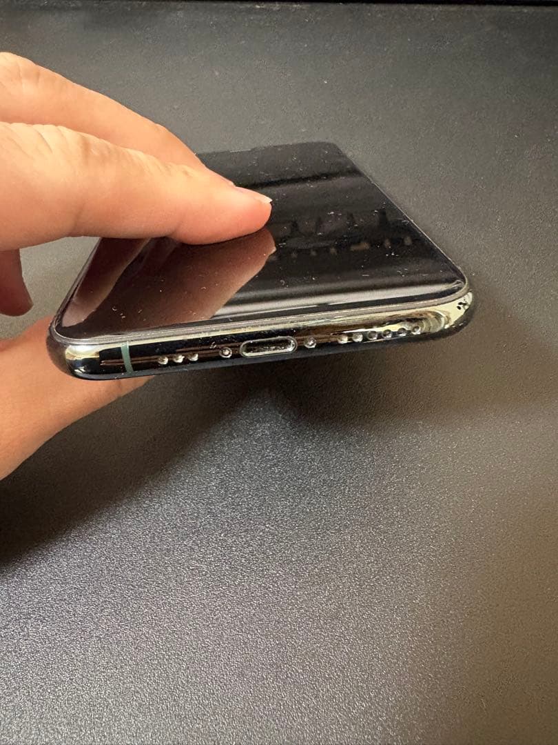 Apple iPhone 11 Pro ミッドナイトグリーン