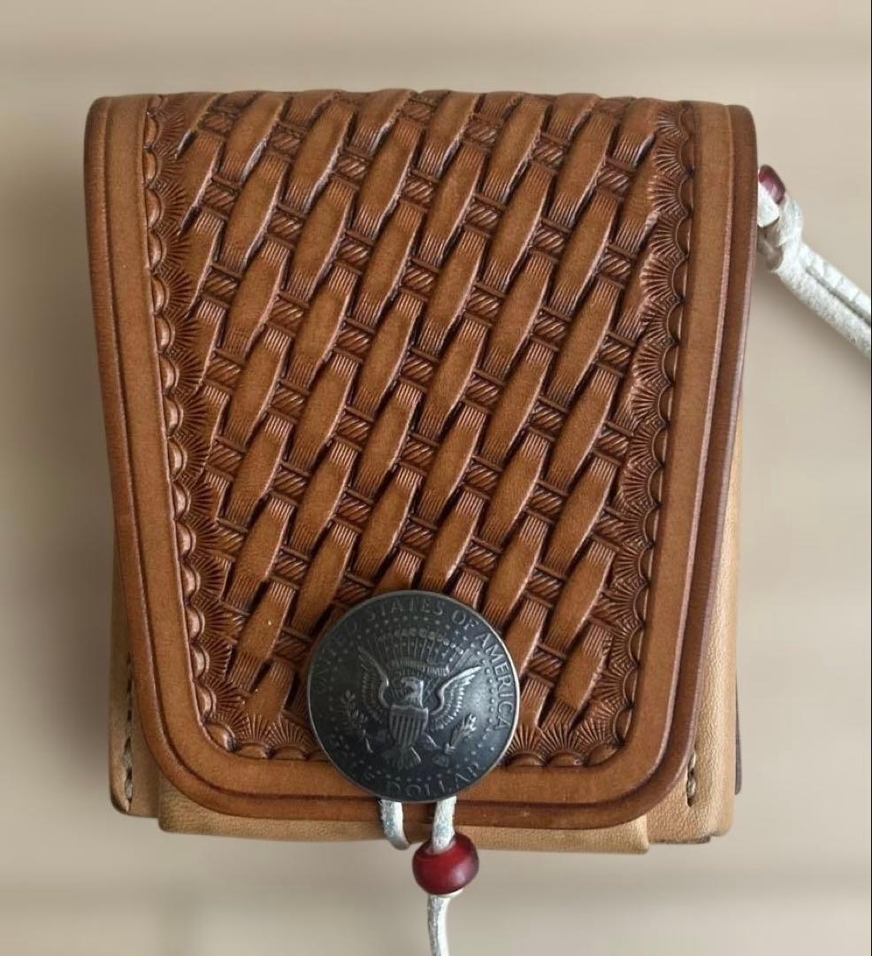 FUNNY ファニー 折財布 カービング コンチョ