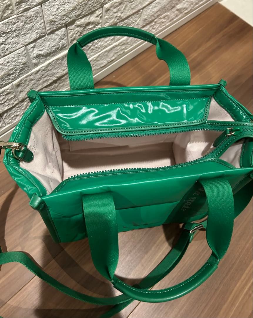 美品⭐︎ケイトスペード⭐︎キップ パフィースモールトートバッグ　グリーン 2way