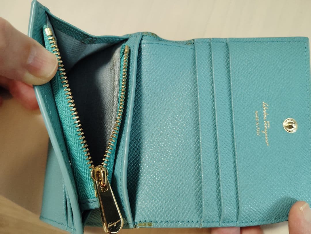 Salvatore Ferragamo ヴァラ リボン 二つ折り財布 ターコイズ