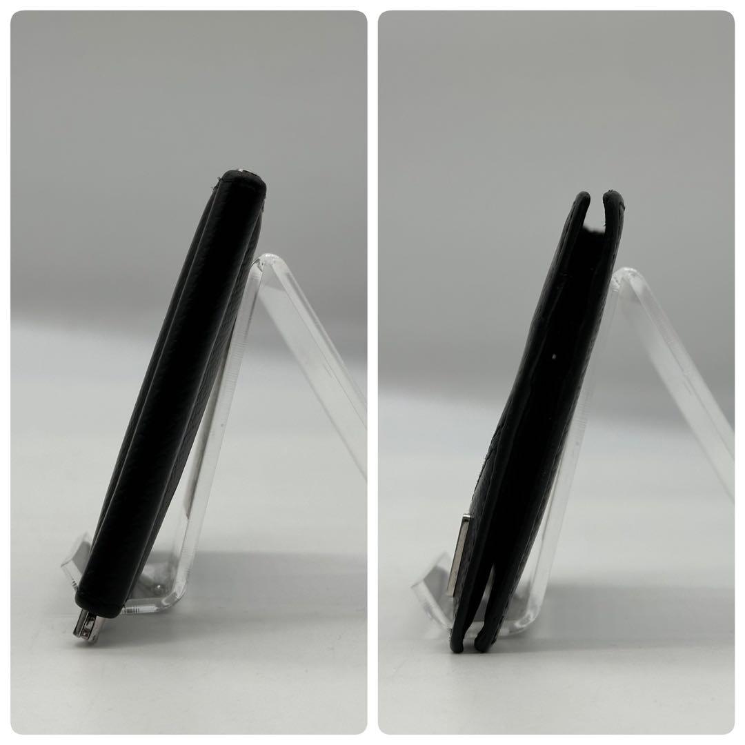 美品　現行　プラダ マネークリップ 二つ 折り財布 シボ革　レザー 三角ロゴ 黒