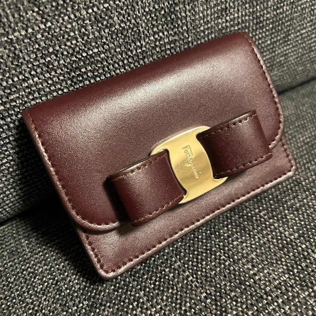 ライラック　Salvatore Ferragamo　フェラガモ　キーケース