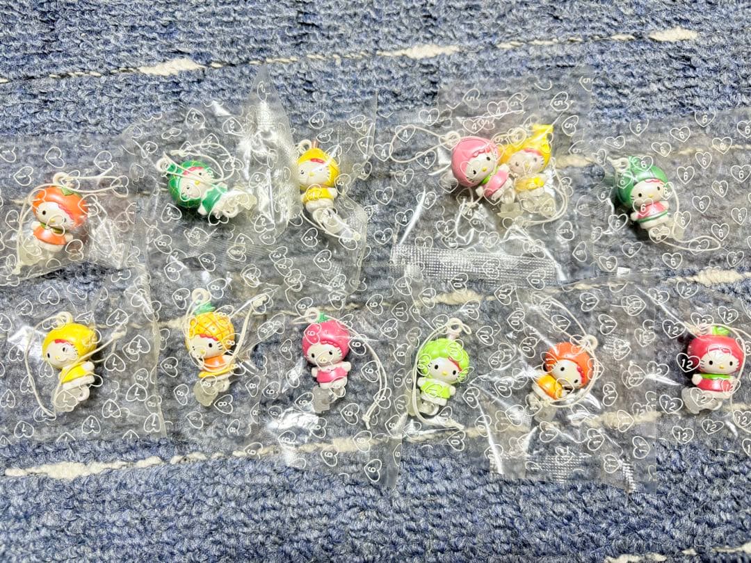 【鬼レア】HELLO KITTY CLASSIK CLUBとキティフルーツ占い