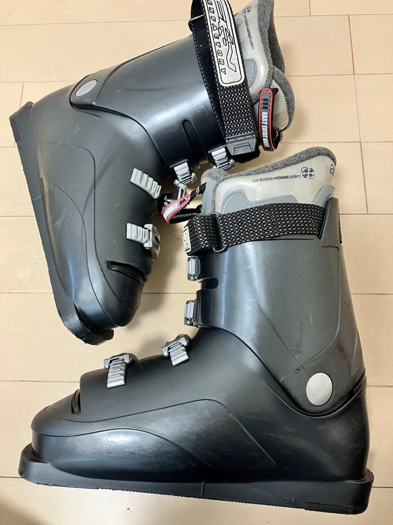 サロモンsalomon 99 ブーツ27.0 ショートスキー　大阪手渡可！