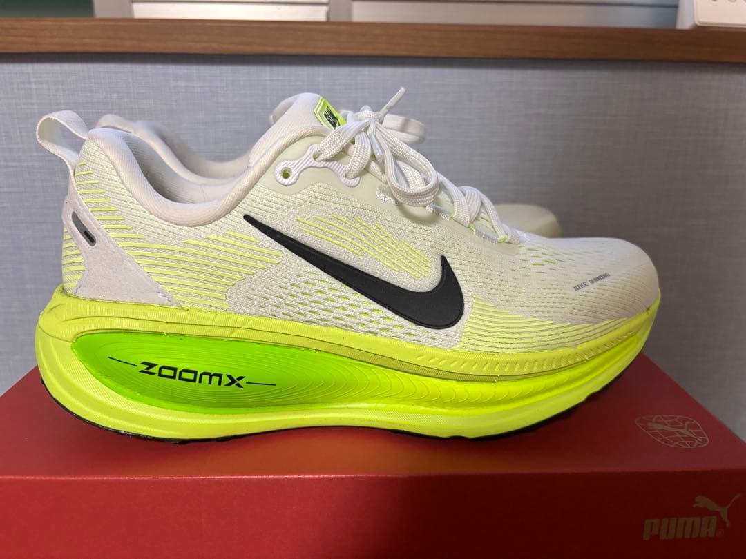 ナイキ　ボメロ18 24cm