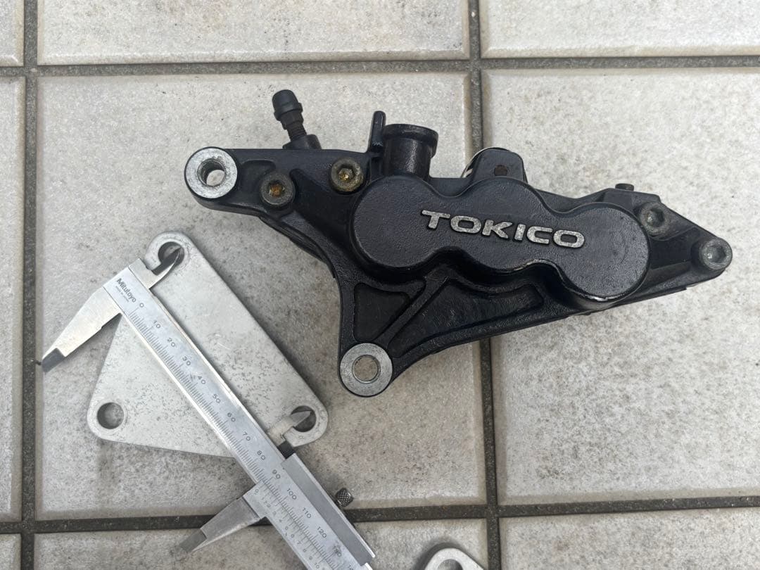 カワサキ　ZRX400 前期用　フロントブレーキキャリパー　トキコ　6ポッド