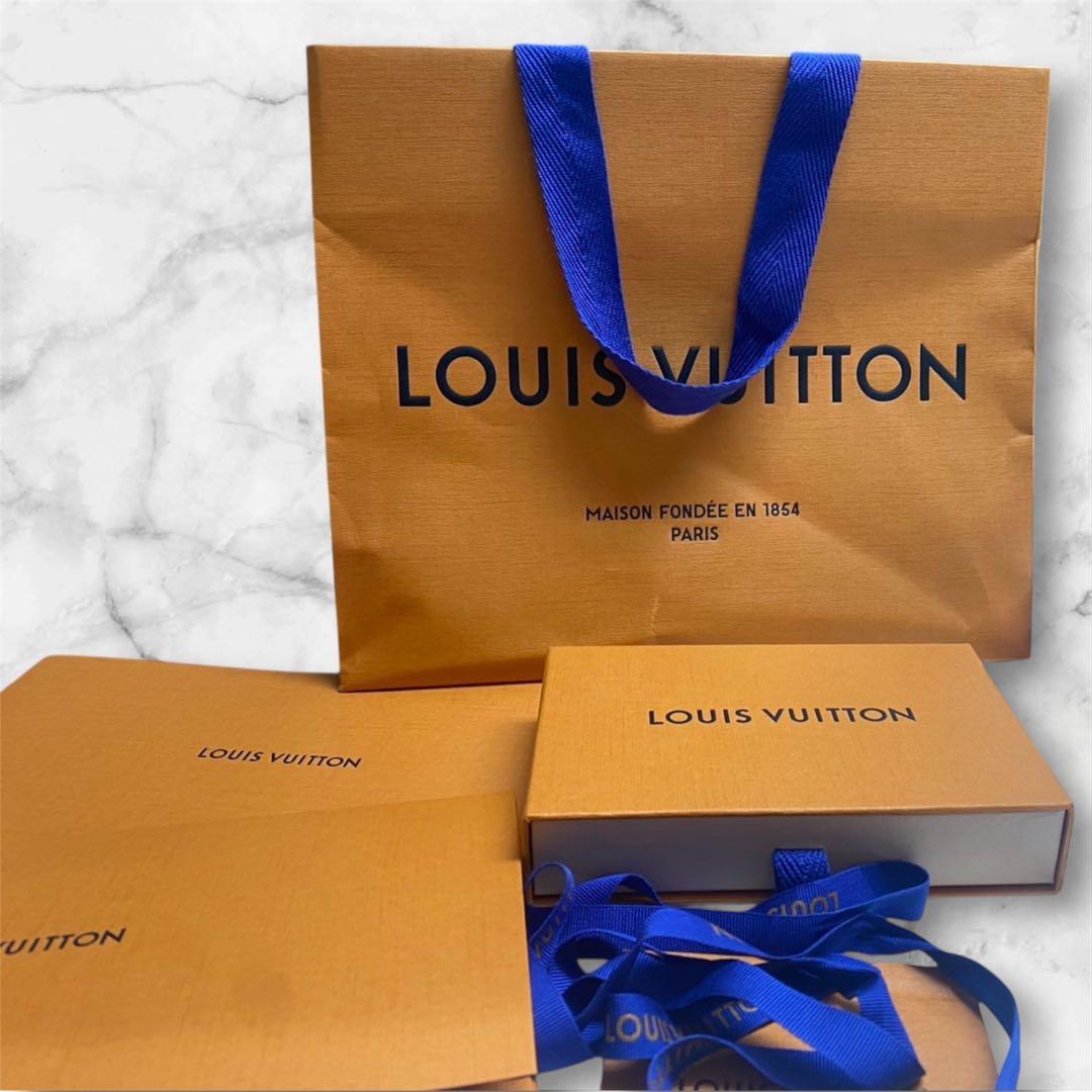 LOUIS VUITTON バッグチャーム・LV ポップフラワー MO1962