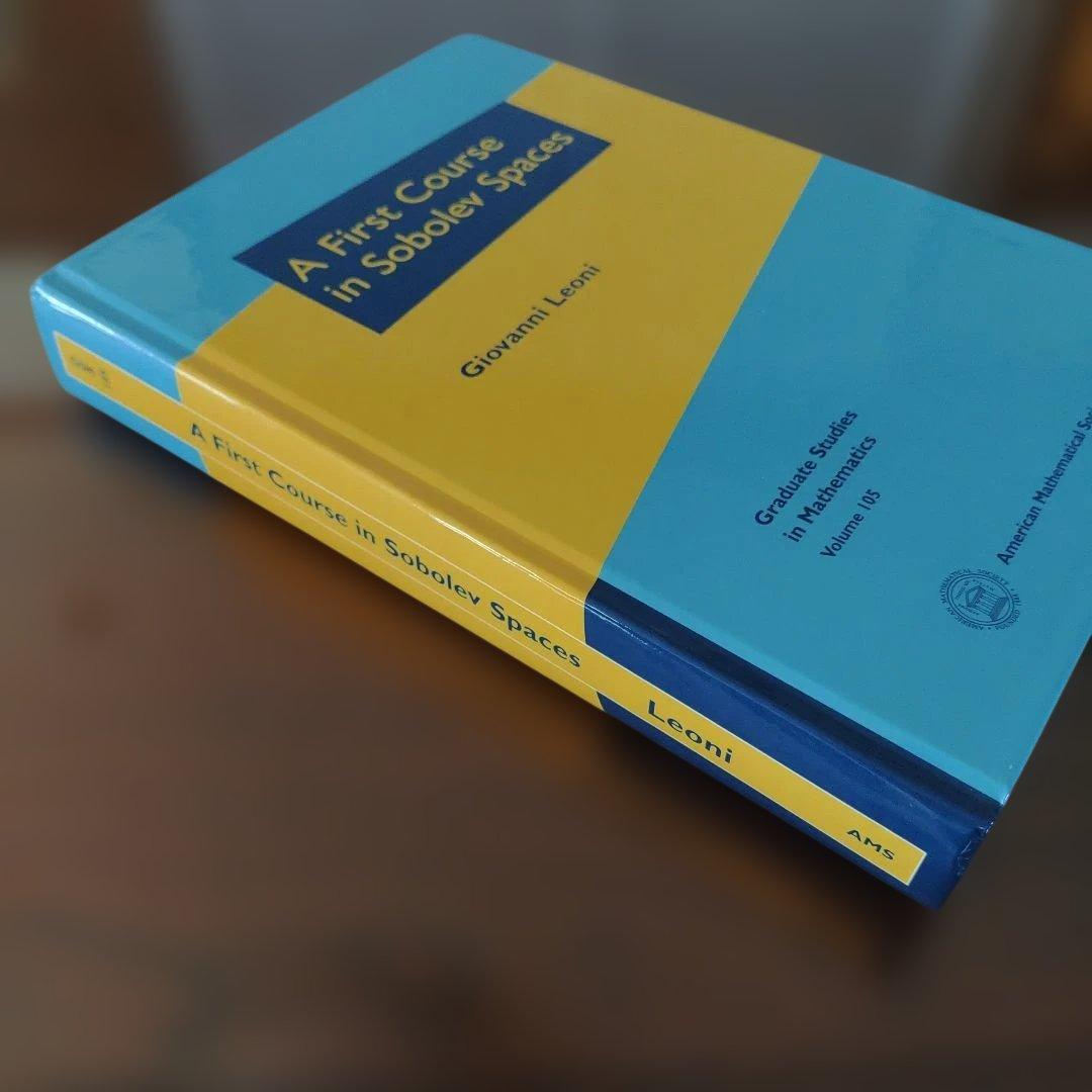 【ハードカバー】A First Course in Sobolev Spaces