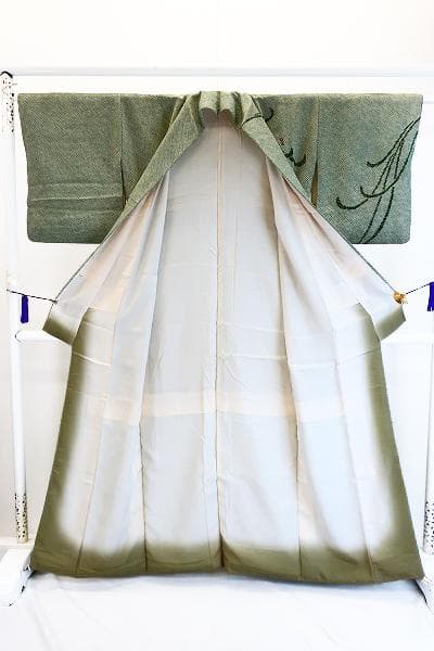 訪問着 総絞り くすんだ黄緑 草色 枝花 刺繍 身丈159cm 裄丈64cm