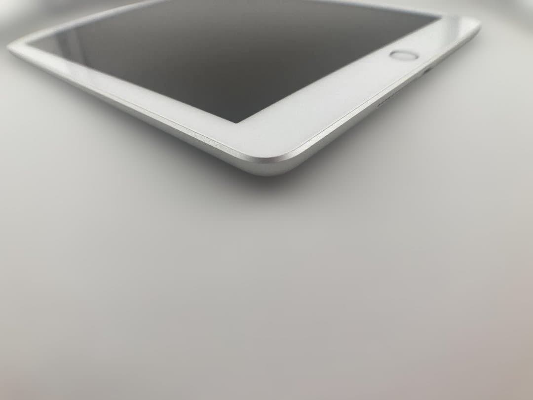 iPad 第6世代 128GB シルバー｜初期化済・動作良好