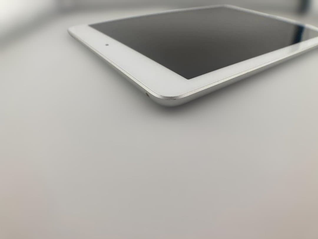 iPad 第6世代 128GB シルバー｜初期化済・動作良好