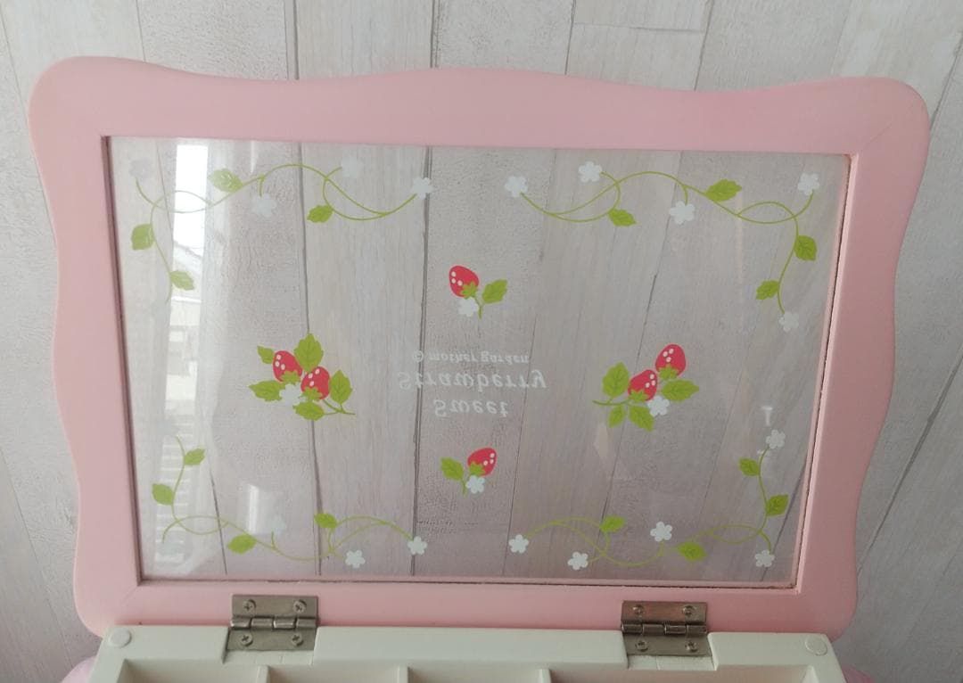 マザーガーデン　ジュエリーボックス　ジュエリーケース　マザーグースの森　いちご