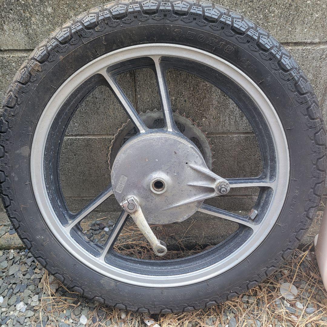 ハゲリーマート　　gsx250e 400e リアホイール一式　バリ溝