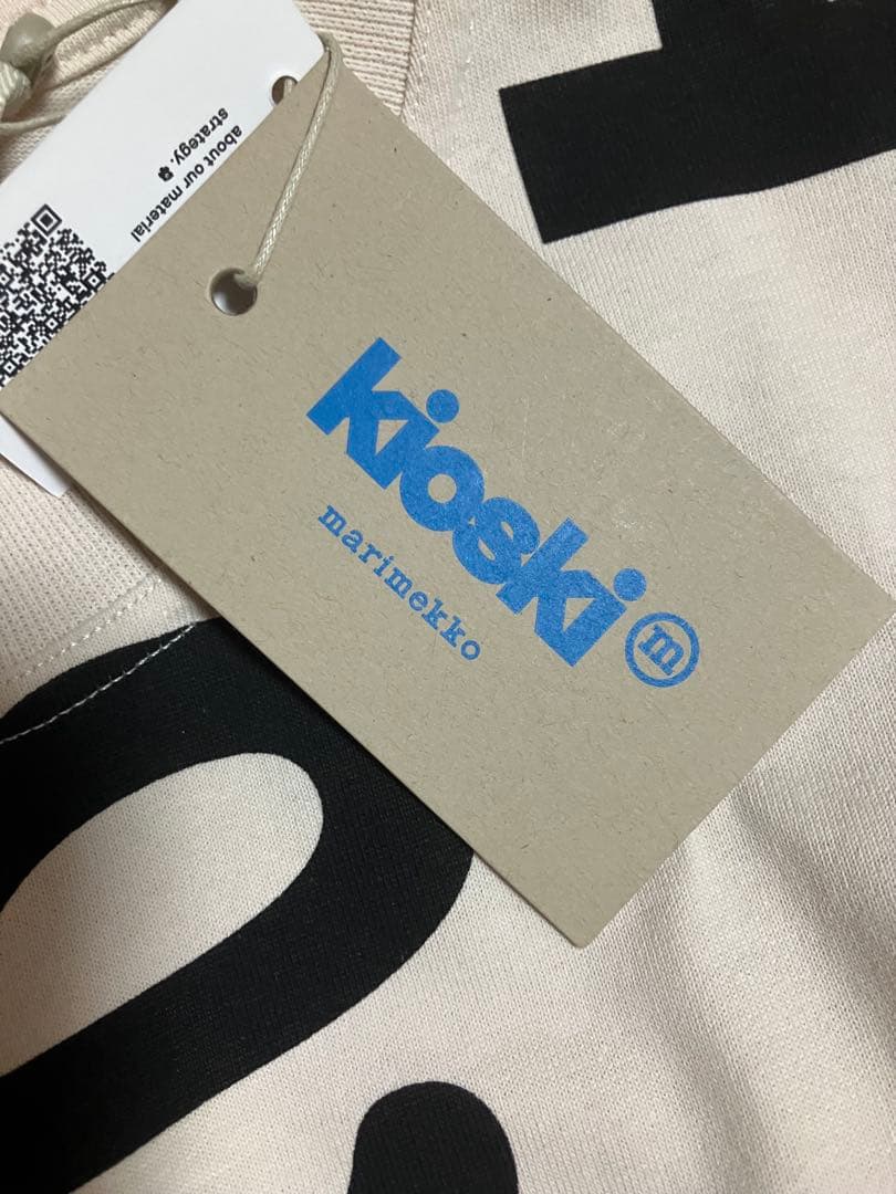 【新品】marimekko 文字プリント 半袖Tシャツ